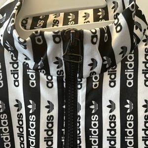 NWOT Adidas Cropped Half-Zip Sweatshirt